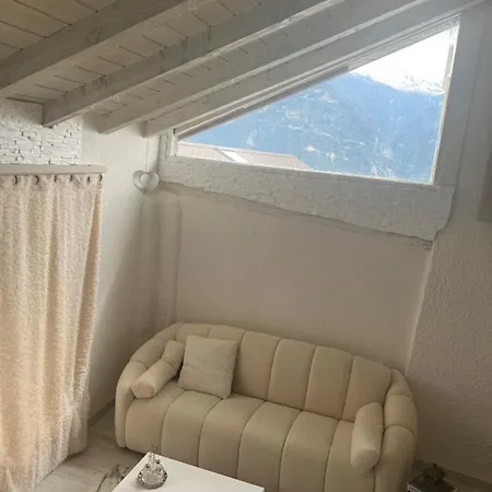 샬레 Les Coeurs Brises *