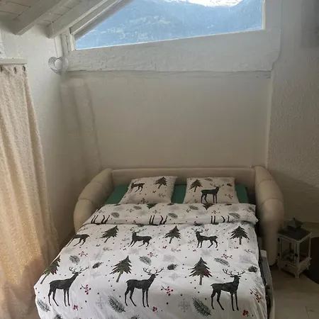 Les Coeurs Brises Chalet